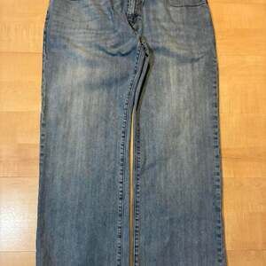 2000s Vintage Light Wash Relaxed Fit Denim Jeans